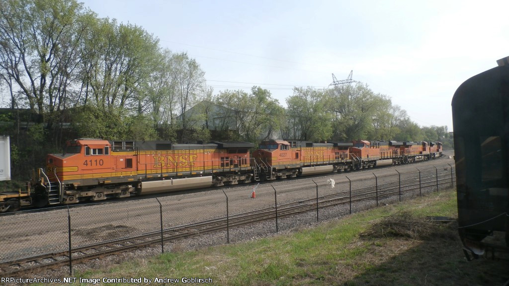 BNSF 9158, 7853, 8370, 4027 + 4110